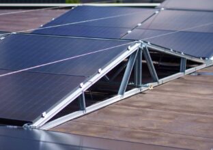 system-weak-roofs-systeem-zwakke-daken-zonnepanelen-zonne-panelen-installatie-installation-sunpannels-energietransitie- energie-energy-transition-insurance-PVinstallatie-PV-solar-power-daken-montage-systemen-kosten-panels-solarpannels-innovation-innovatie